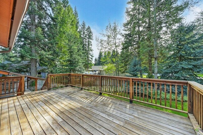 Building Photo - 12616 N Emerald Dr