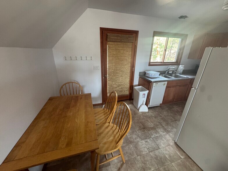 Building Photo - 3402 Urban St