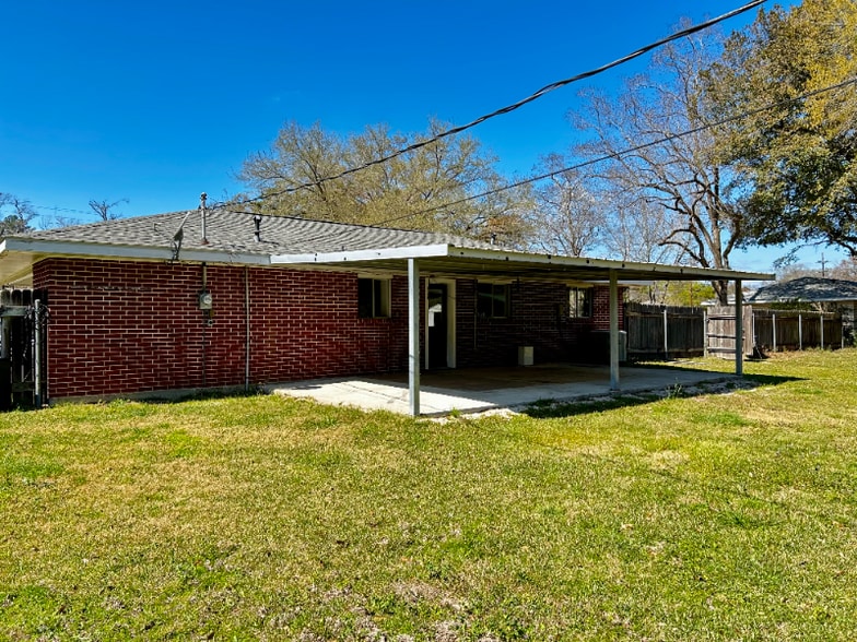 Building Photo - 120 Nolen St