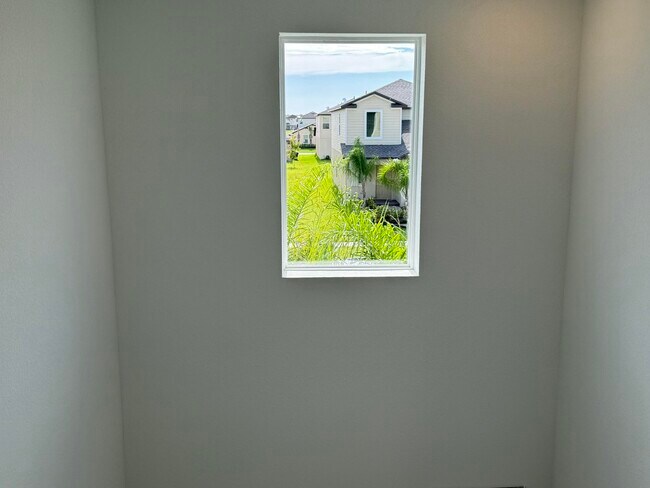 Building Photo - 664 Carlyle Wy