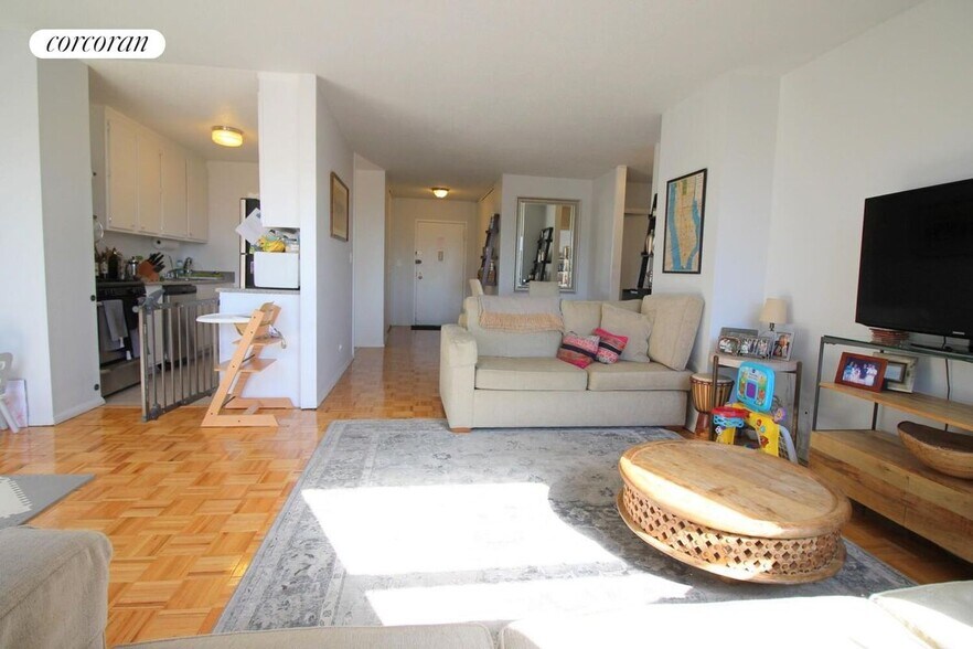 Primary Photo - 401 2nd Ave
