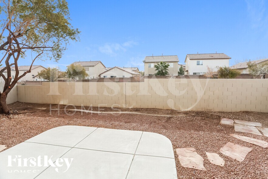 Building Photo - 8645 Radiant Ruby Ave