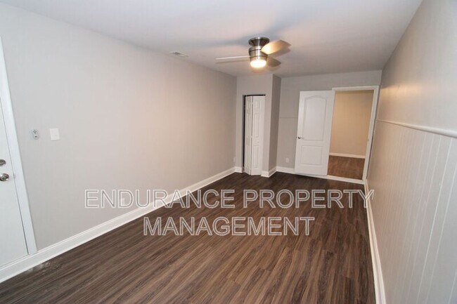 Building Photo - 918 Dennison Ave