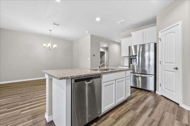 Building Photo - 8133 Cattlemen Dr