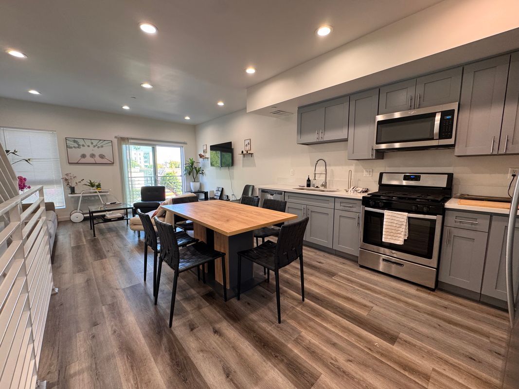 Building Photo - 2625 Somerset Dr