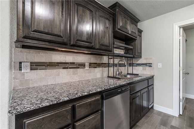 Building Photo - 457 Harper Dr