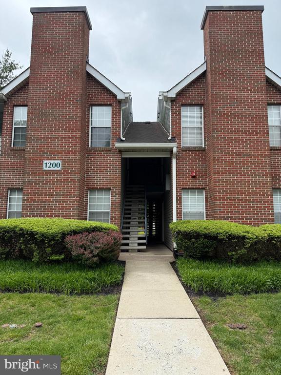 Primary Photo - 1208 Diamond Dr