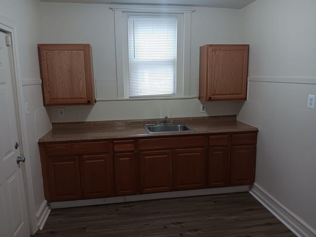 Building Photo - 2309 Upland St