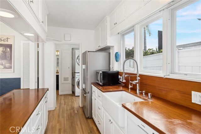 Building Photo - 200 Grand Canal