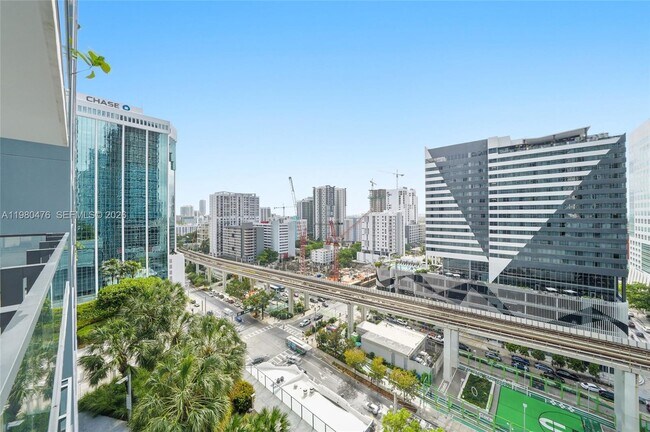 Building Photo - 88 SW 7th St