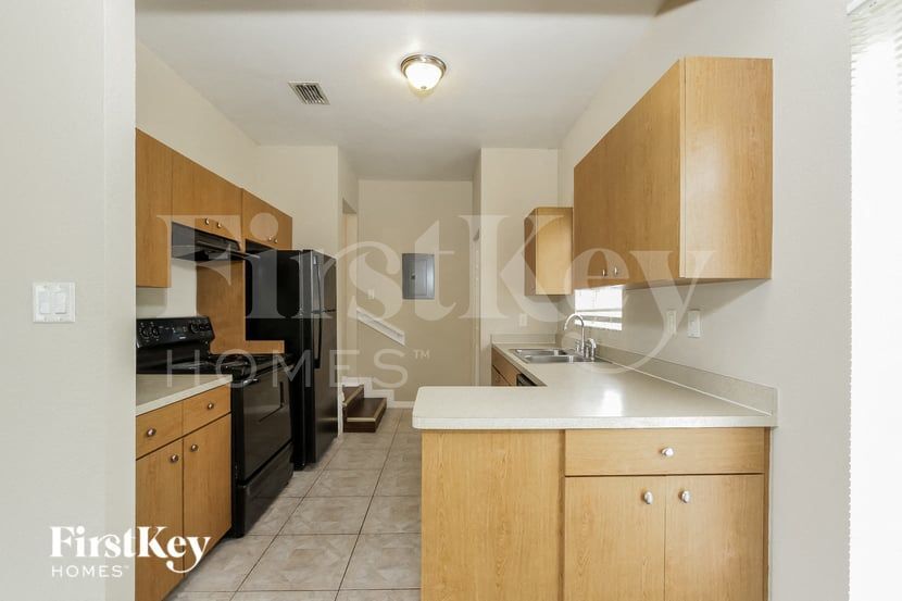 Building Photo - 22363 Catherine Ave