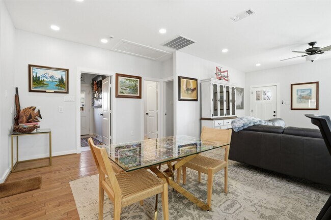 Building Photo - 2613 Lorraine St