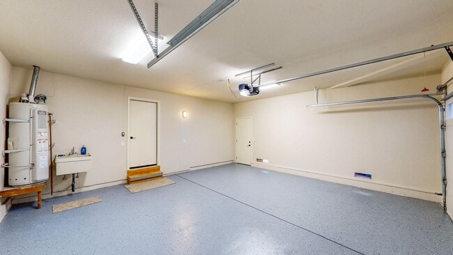 Building Photo - Meticulously Maintained Four Bedroom Singl...