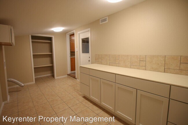 Building Photo - 4 br, 2 bath House - 329 S Fairland Ave