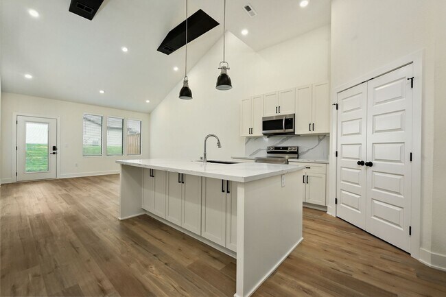 Building Photo - Lot 175