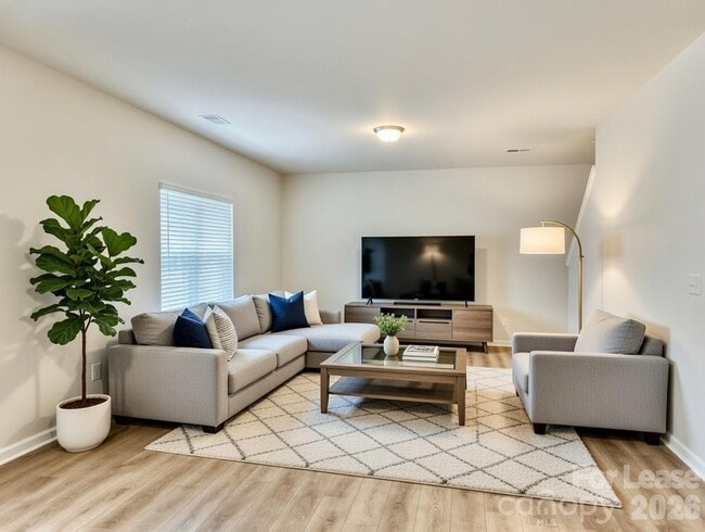 Building Photo - 1906 Gibb Xing