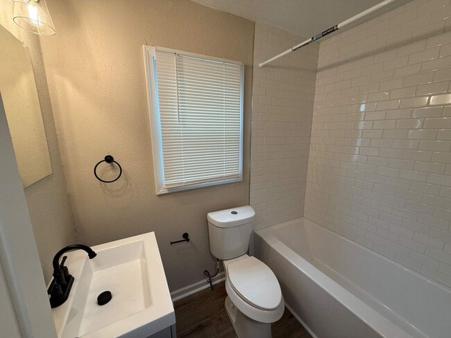 Building Photo - Renovated 4-Bedroom Home – We Welcome Sect...