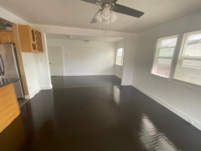 Building Photo - 6121 Racine