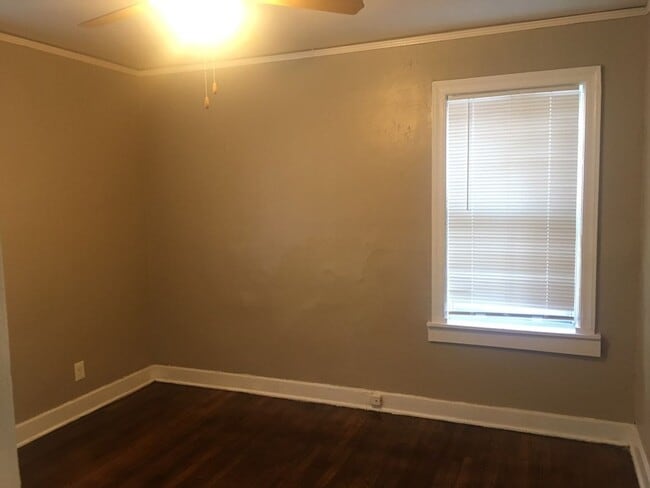 Building Photo - 406/408 N Bellevue Blvd