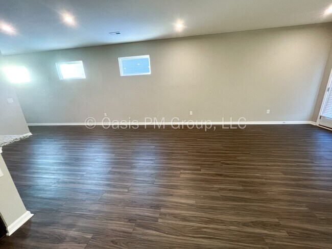 Building Photo - 521 Rochdale Run