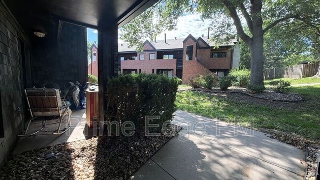 Building Photo - 1821 Ridgehaven Ct