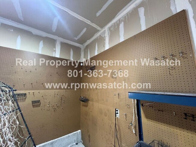Building Photo - 7455 S 4950 W