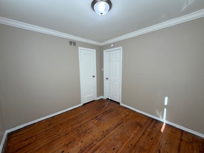 Building Photo - Lovely 3 Bedroom / 1 Bath for Rent - Section 8 Welcome