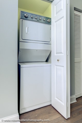 Building Photo - 2329 W Barry Ave