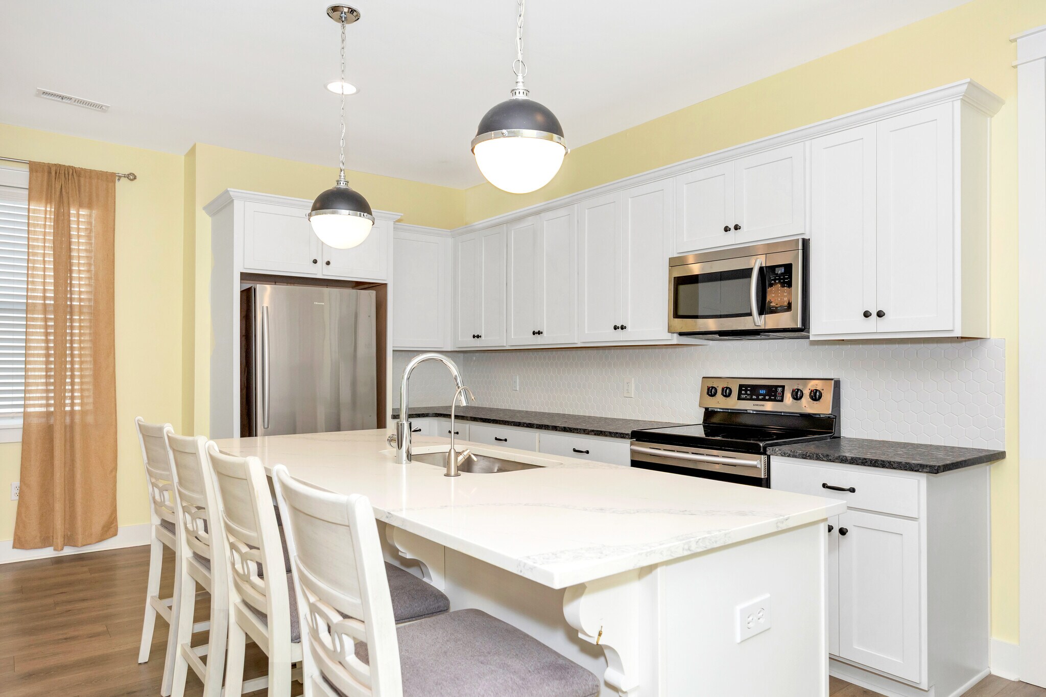 Building Photo - 2907 8th Ave SW