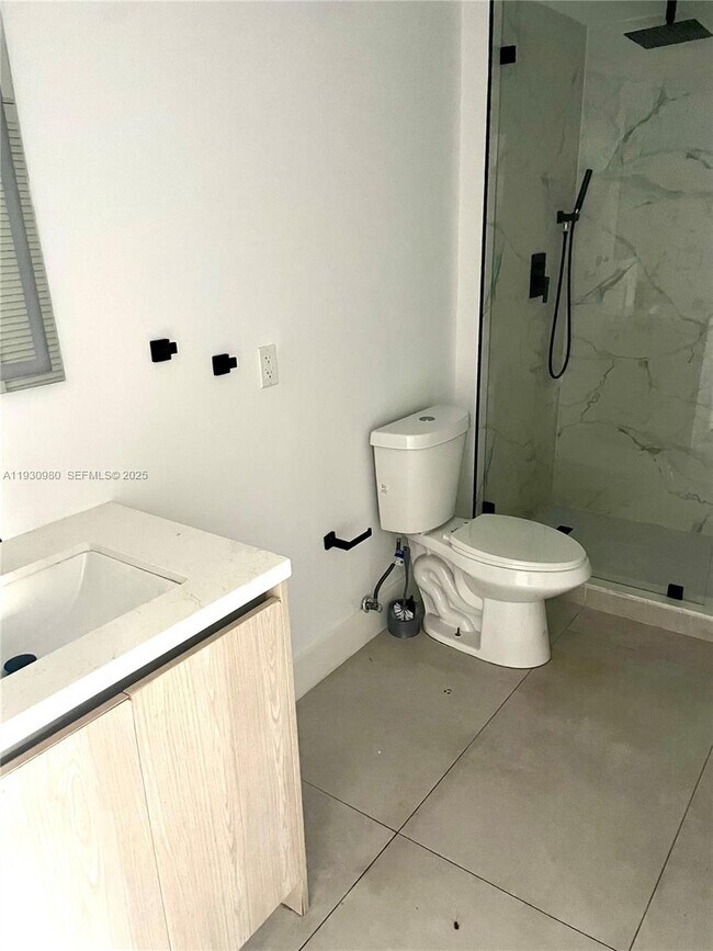 Building Photo - 1547 NW 2nd St