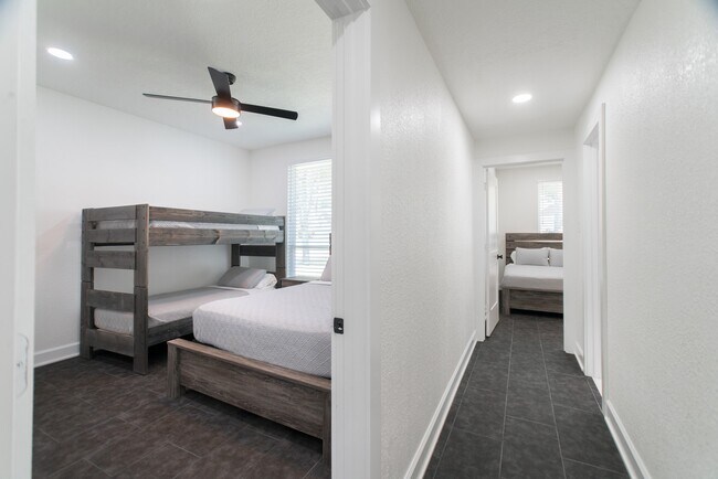 Building Photo - 3103 Hemingway Dr