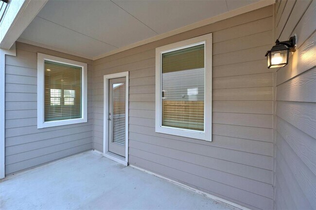 Building Photo - 2301 Wallin Bradley Dr