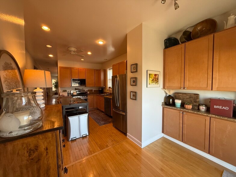 Building Photo - 4108 Maplewood N Ave