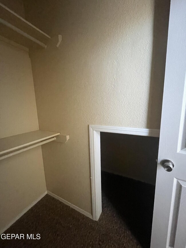 Building Photo - 13928 Pete La Rue Cir