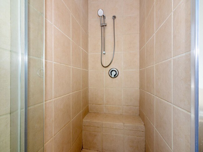 Building Photo - 33242 Slocum Dr