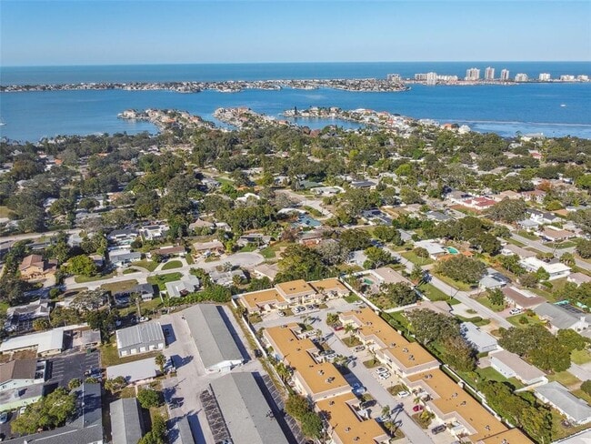 Building Photo - 610 Indian Rocks Rd N