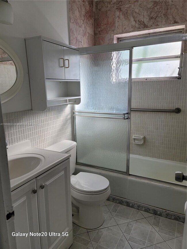 Building Photo - 2219 Polk St