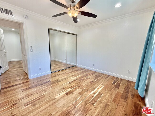 Building Photo - 1615 Wellington Pl