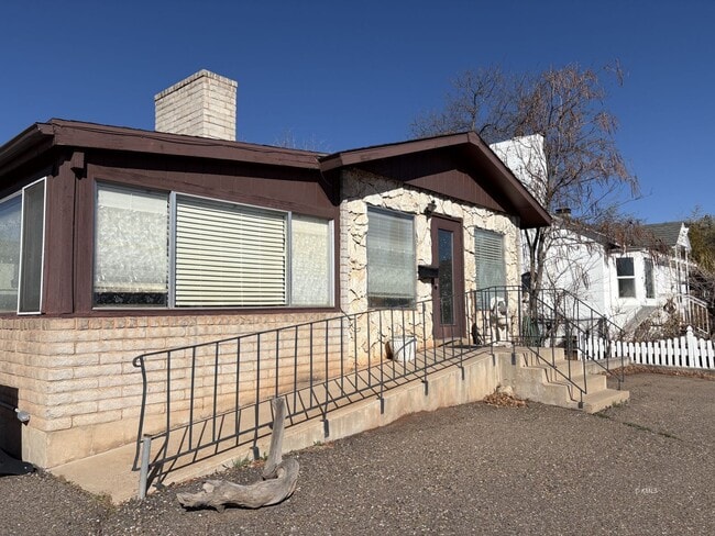 Building Photo - 176 S 100 E