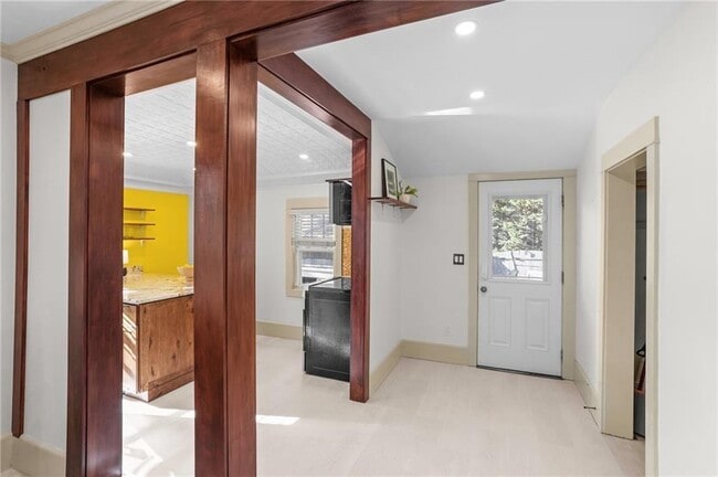 Building Photo - 36 Mt Hope Ave