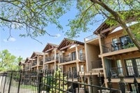 Building Photo - Plaza condo 2 Bed 2 Bath! $1500.00