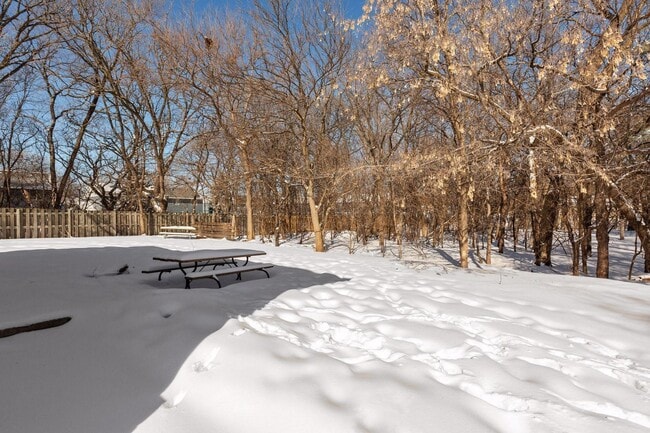 Building Photo - Updated 2 Bedroom with Hardwood Floors!