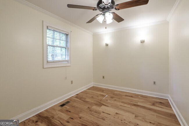 Building Photo - 248 W River Bend Dr