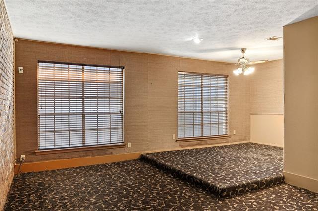 Building Photo - 2942 Forest Hills Ln