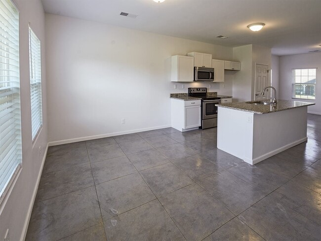 Building Photo - Built in 2019. 4 beds, 2.5 bath home with easy access to 51 and 385.