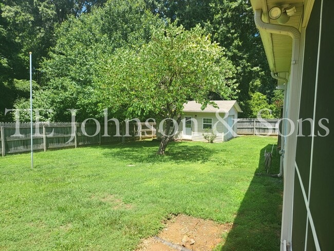 Building Photo - Charming 3BR Home with Bonus Room, Screened Deck & Two-Car Garage