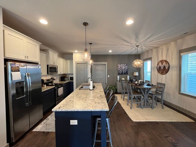 Building Photo - **OFFERING WAIVED APPLICATION FEES & $150 ...