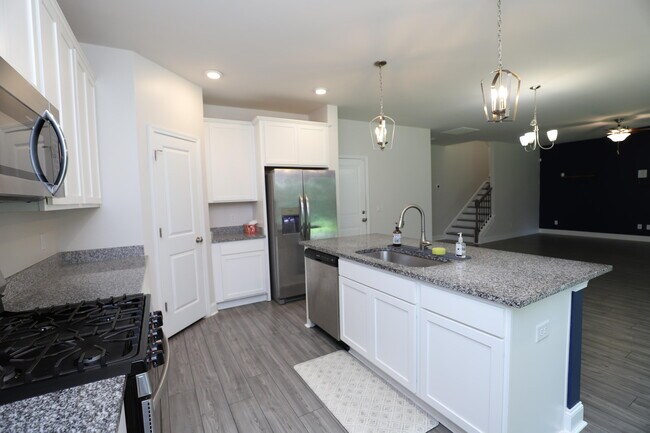 Building Photo - 870 Curlew Cir