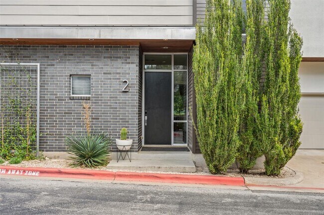 Building Photo - 2105 Goodrich Ave