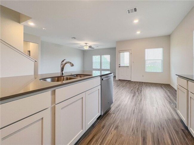 Building Photo - 1225 Toyah Dr